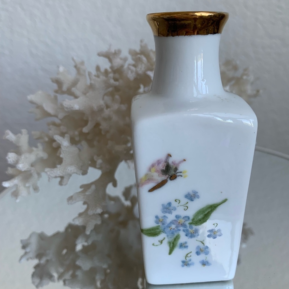 VINTAGE Porcelain Mini Floral Vase Decorative Accent Accessory Pastel Butterfly - Picture 3 of 13